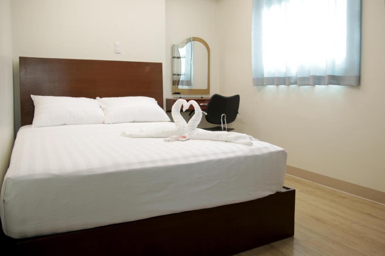 Happytelle Hotel Диполог Екстериор снимка