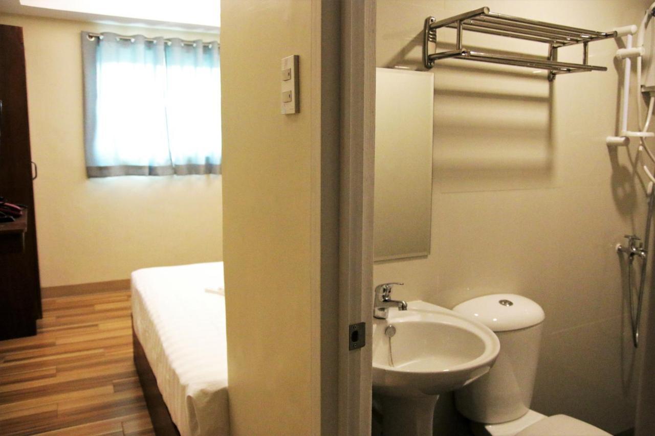 Happytelle Hotel Диполог Екстериор снимка